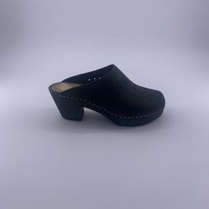 Skane Toffeln Swedish Closed Toe Clogs Women’s Size 38